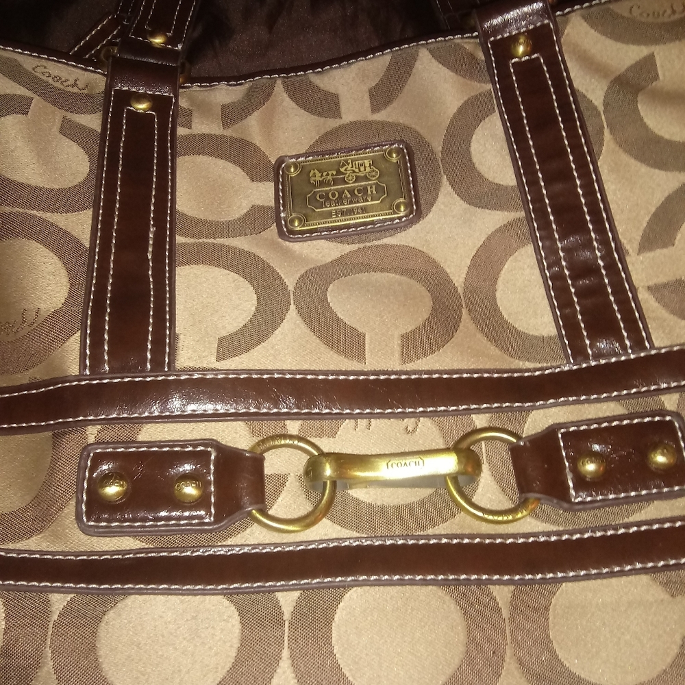 Gorgeous shoulder bag